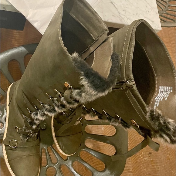 Very cool boho knee high combat lace-up plus zipper boots 8 1/2. SOLD!! - Picture 3 of 7